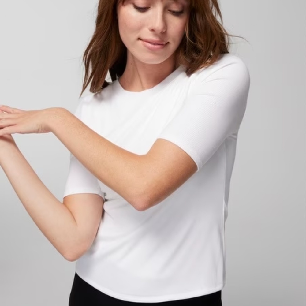 NWT!! Soma Ribbed bra T shirt, built in bra shirt , removable cups, super soft!